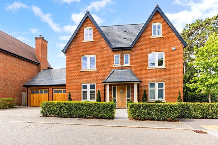 5 Bedroom Detached House For Sale In Laychequers Meadow, Taplow, Maidenhead, Buckinghamshire, SL6