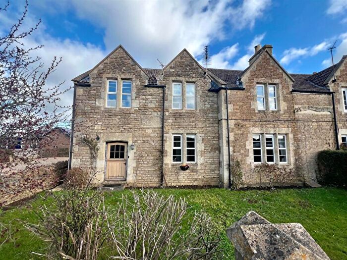4 Bedroom Semi Detached House For Sale In Leigh Road West, Bradford-On-Avon, BA15