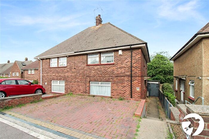 3 Bedroom Semi-Detached House To Rent In Taunton Vale, Gravesend, Kent, DA12