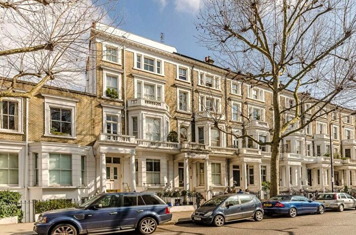 Studio To Rent In Marloes Road, London, W8