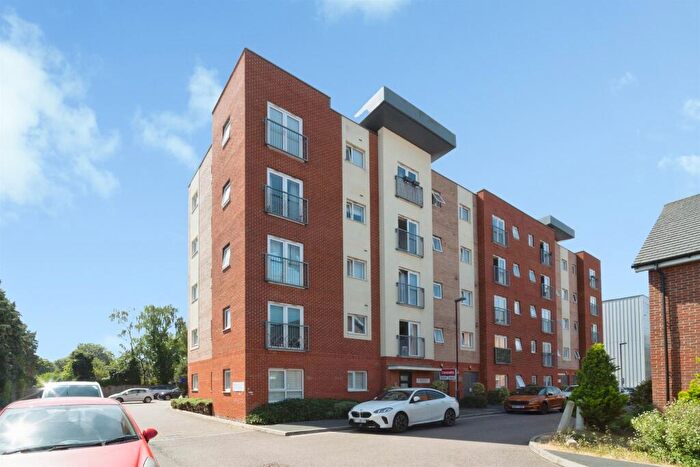 2 Bedroom Flat For Sale In Marquess Drive, Bletchley, Milton Keynes, MK2