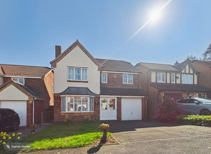 4 Bedroom Detached House For Sale In Hampton Close, Sutton Coldfield, B73