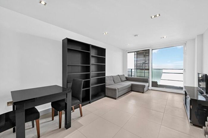 1 Bedroom Flat For Sale In The Spectrum Buildings, East Road, N1
