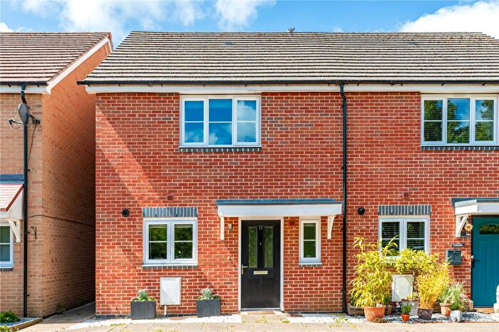 3 Bedroom Semi Detached House For Sale In Horton Avenue, Devizes, Wiltshire, SN10