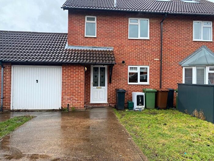 3 Bedroom Detached House To Rent In Cardinal Close, Worcester Park, KT4