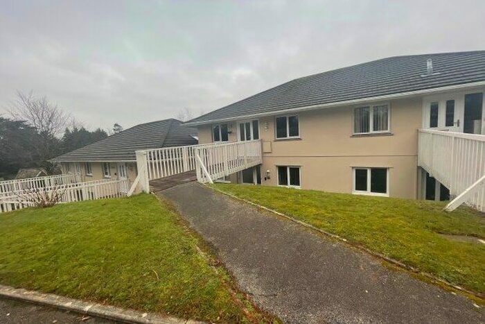 2 Bedroom Flat To Rent In Tremorvah Court, Truro, TR1