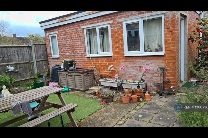 Studio To Rent In Studio Boundfield Road, London, SE6