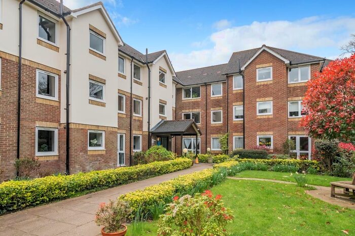 2 Bedroom Flat To Rent In Christ Church Lane, Barnet, EN5