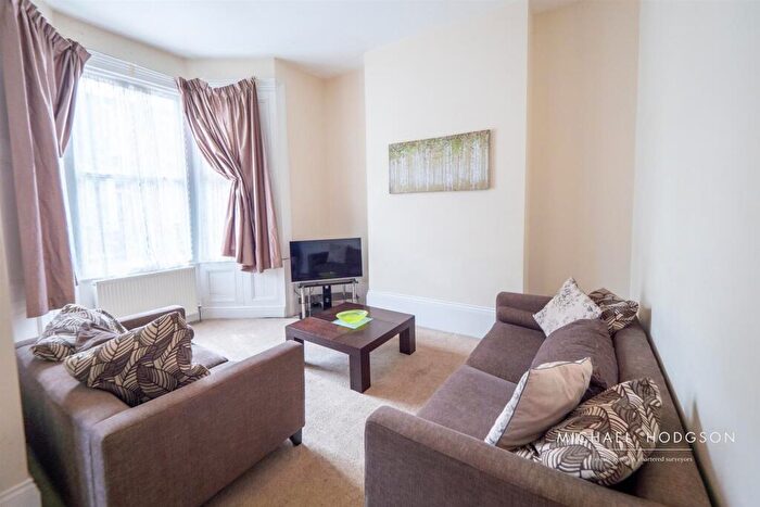 3 Bedroom Terraced House For Sale In Tunstall Vale, Ashbrooke, Sunderland, SR2