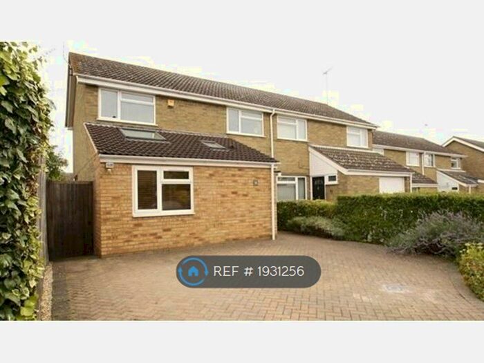 4 Bedroom Semi-Detached House To Rent In Foxhollow, Bar Hill, Cambridge, CB23