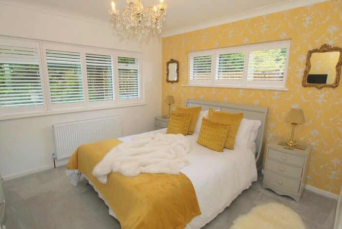 3 Bedroom Detached Bungalow For Sale In Station Road, Eynsford, DA4