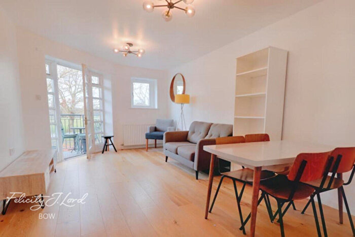 2 Bedroom Apartment To Rent In Hornbeam Square, London, E3