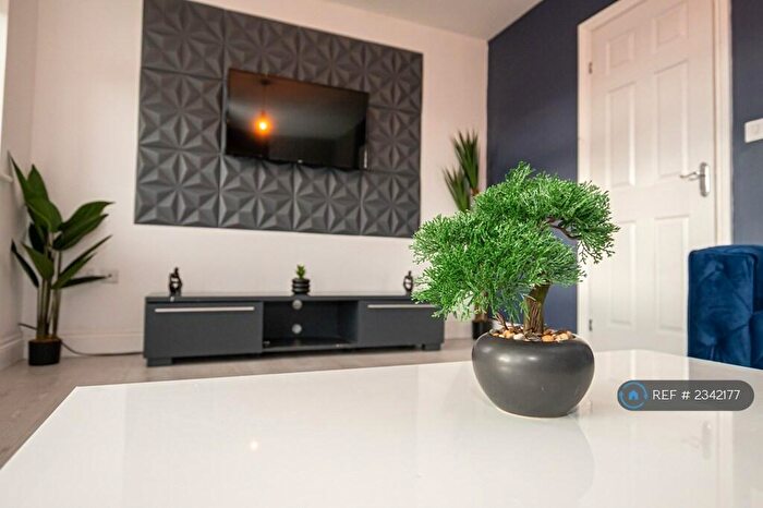 4 Bedroom Semi-Detached House To Rent In Deansleigh, Lincoln, LN1