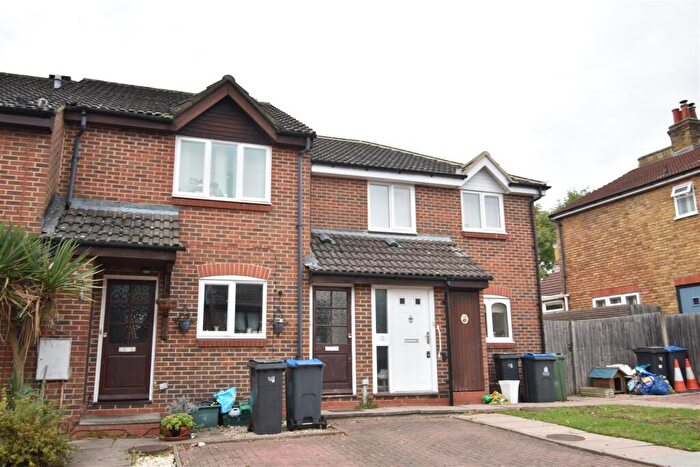 1 Bedroom Apartment To Rent In Gladstone Road, Kingston Upon Thames, KT1