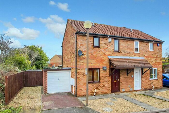 2 Bedroom Semi-Detached House To Rent In Richborough, Bancroft, MK13