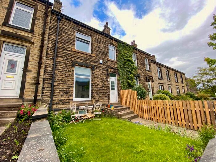 3 Bedroom Terraced House To Rent In Syringa Street, Huddersfield, HD1
