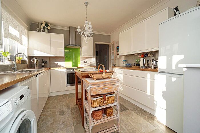2 Bedroom Detached Bungalow For Sale In Lancing Close, Hastings, TN34