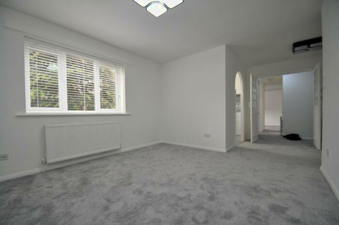 1 Bedroom Flat To Rent In Laburnum Close, Barnet, N11