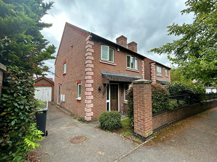 3 Bedroom Detached House To Rent In Woodlea Drive, Meanwood, Leeds, LS6