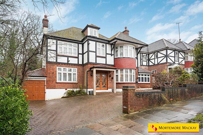 6 Bedroom Detached House For Sale In Branscombe Gardens, London, N21