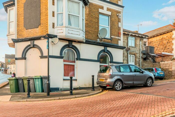 1 Bedroom Flat To Rent In St. Johns Road, Ryde, PO33