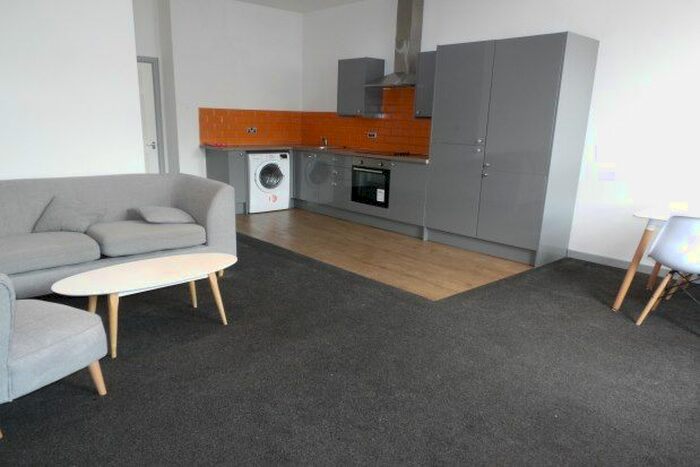 2 Bedroom Flat To Rent In High Street, Blackburn, BB1