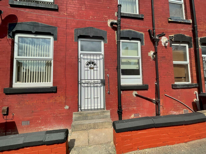 3 Bedroom Terraced House To Rent In Bayswater Grove, Leeds, West Yorkshire, LS8