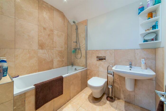 3 Bedroom Barn Conversion For Sale In East Brunton Wynd, Great Park, NE13