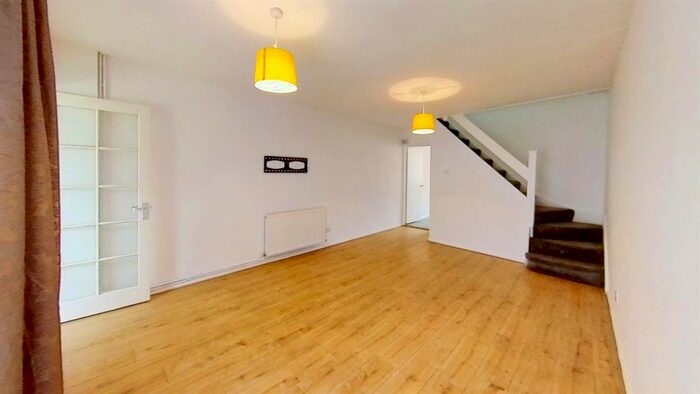 2 Bedroom Terraced House To Rent In Cleave Avenue, Hayes, UB3