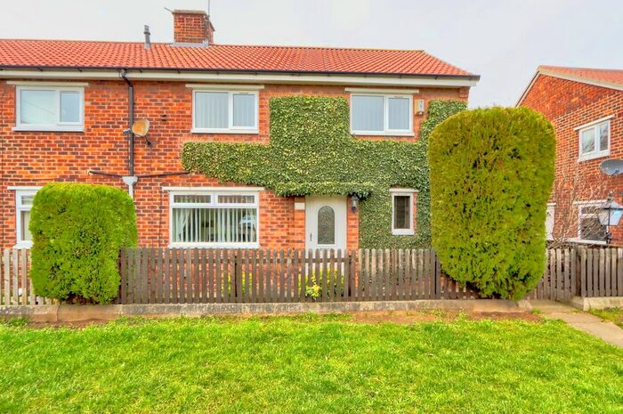 3 Bedroom Semi-Detached House To Rent In Eversley Walk, Park End, TS3