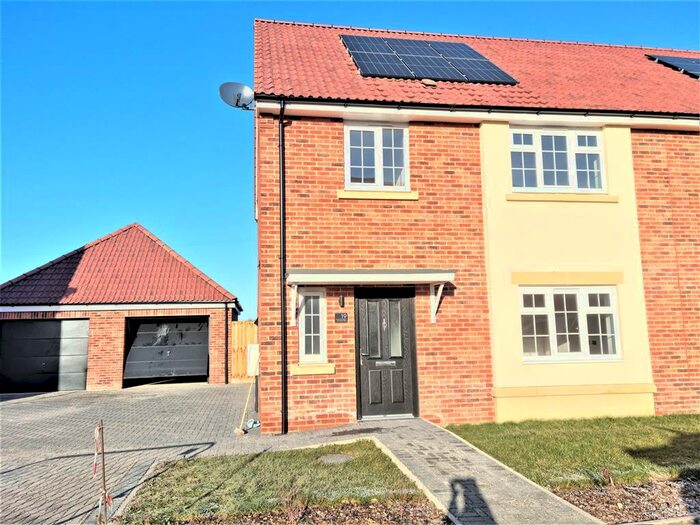 4 Bedroom Semi-Detached House To Rent In Orchard Way, Wisbech St Mary, PE13