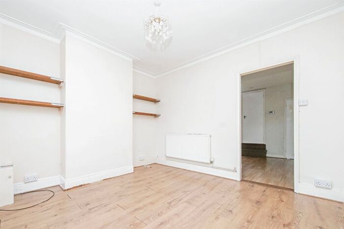 3 Bedroom Terraced House For Sale In Riverside Road, Ipswich, IP1