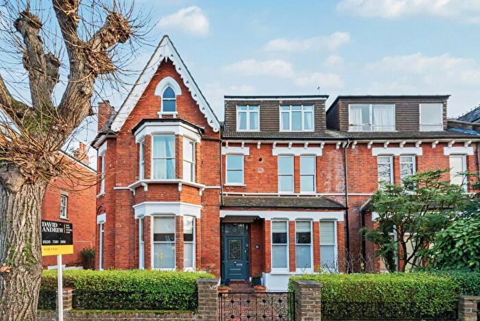 2 Bedroom Flat For Sale In Stapleton Hall Road, London, N4