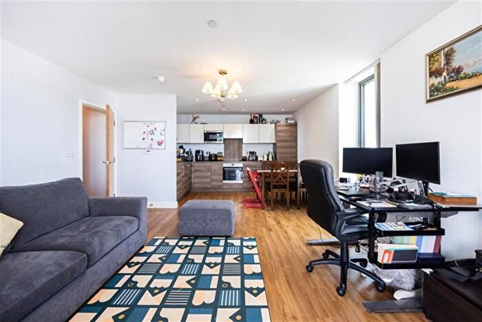 2 Bedroom Flat To Rent In Connaught Heights, E16