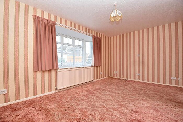 3 Bedroom Detached House For Sale In Pippins Field, Uffculme, Cullompton, EX15