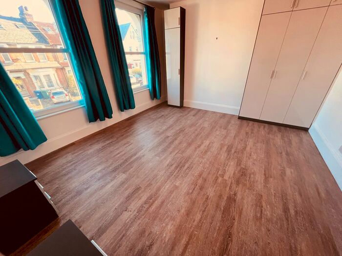 4 Bedroom Terraced House To Rent In Parkhurst Road, London, N11