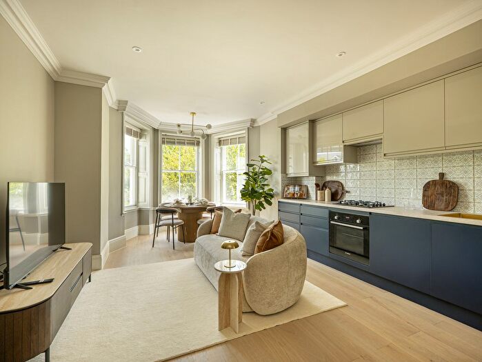1 Bedroom Flat For Sale In Church Street, Isleworth, TW7