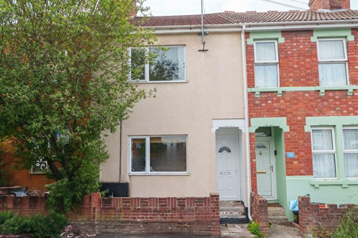 2 Bedroom Terraced House To Rent In Swindon Road, Swindon, SN1