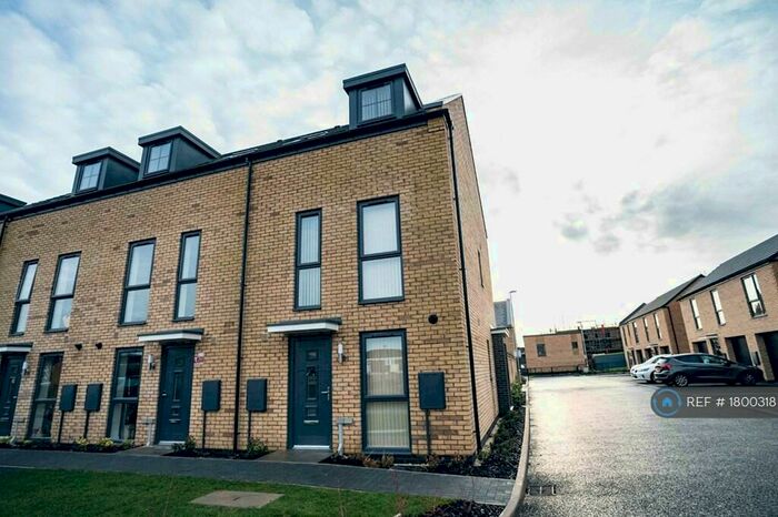 3 Bedroom End Of Terrace House To Rent In Rowton Lane, Birmingham, B5