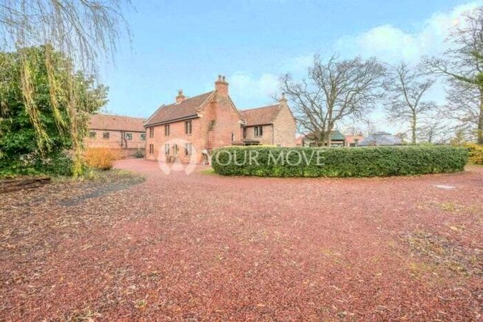 4 Bedroom Detached House For Sale In Selby Road, Howden, Goole, East Yorkshire, DN14