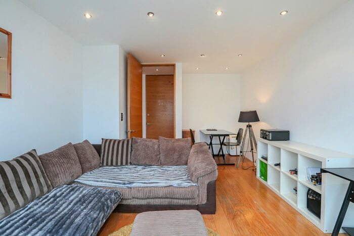 1 Bedroom Property To Rent In Maltings Place, Tower Bridge Road, London, SE1