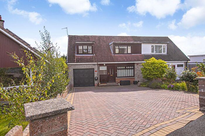 4 Bedroom Semi Detached House For Sale In Scotland Drive, Dunfermline, KY12