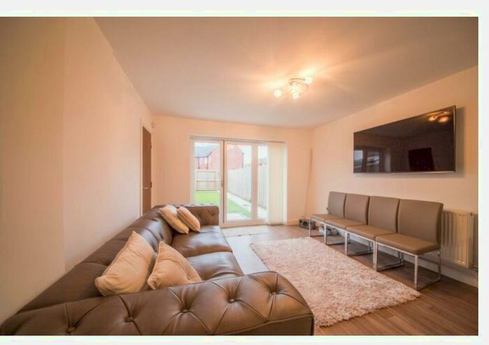 3 Bedroom Town House To Rent In Crow Lane East, Newton-Le-Willows, WA12