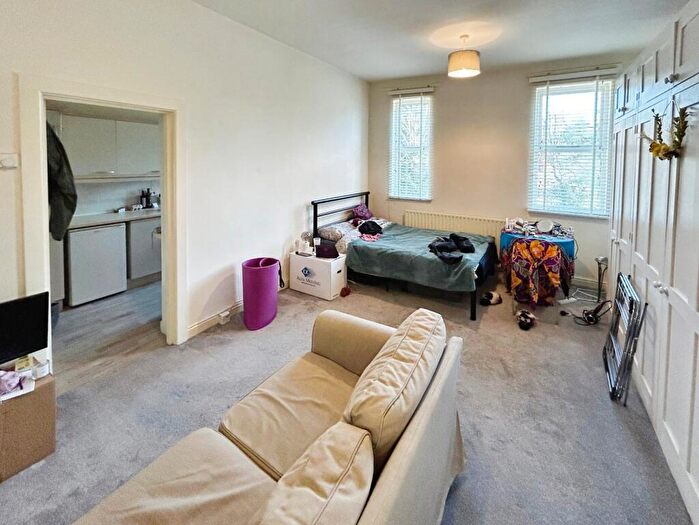 1 Bedroom Flat To Rent In Palatine Road, Manchester, M20