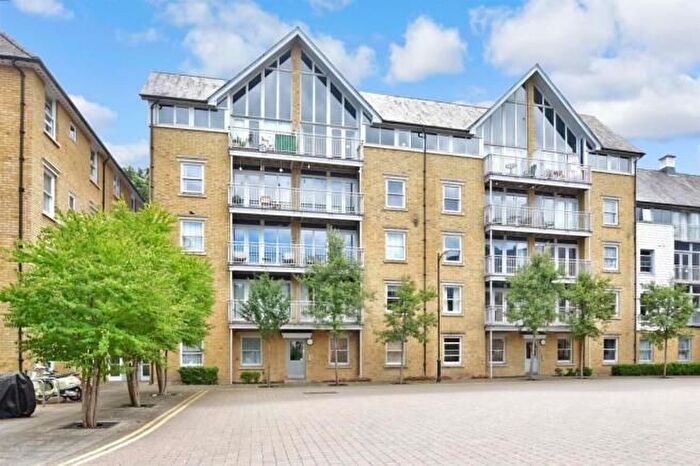 2 Bedroom Flat For Sale In St. Andrews Close, Canterbury, CT1