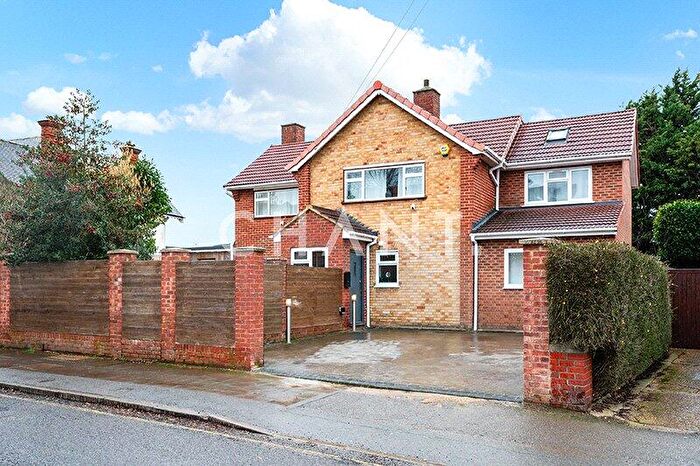 5 Bedroom Detached House For Sale In Presburg Road, New Malden, Kingston Upon Thames, London, KT3