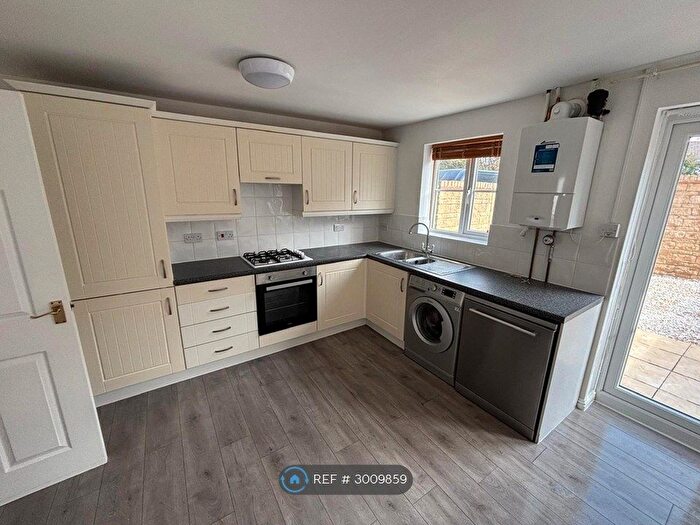 4 Bedroom Semi-detached House To Rent In Grayling Close, Calne, SN11