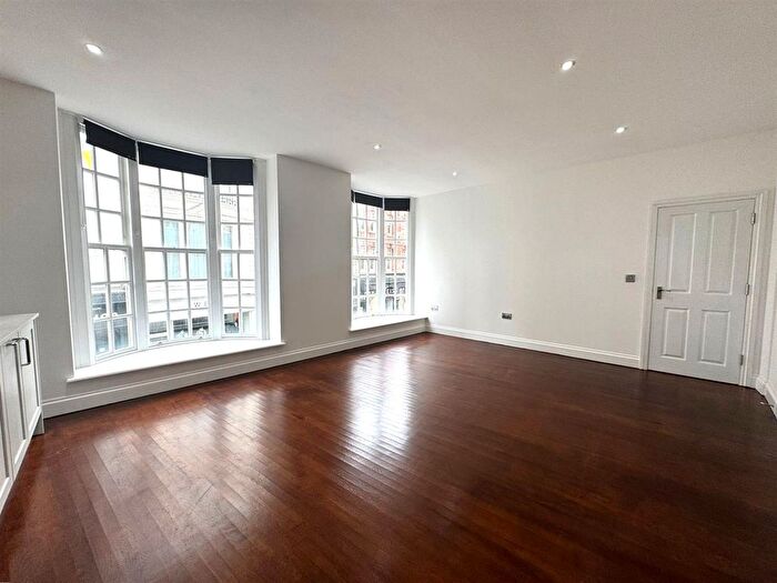 2 Bedroom Flat To Rent In Bartholomews, Brighton, BN1