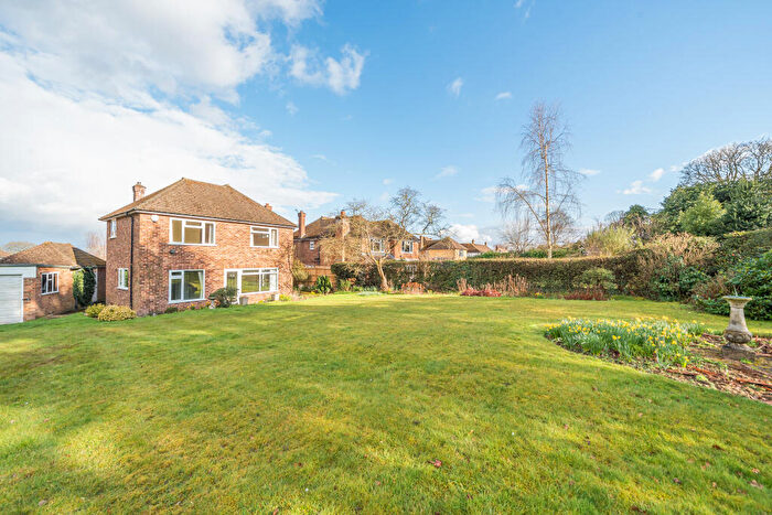 5 Bedroom House To Rent In Walker Road, Maidenhead, SL6