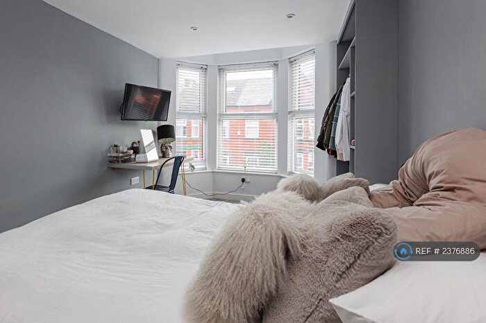 7 Bedroom End Of Terrace House To Rent In Blenheim Road, Liverpool, L18